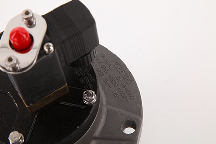 Conas Comhla Solenoid Solenoid Bailitheoir Dust Starmachinechina a shuiteáil agus a oibriú？