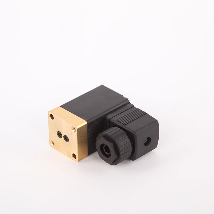 Corna comhla solenoid cuisle plunger